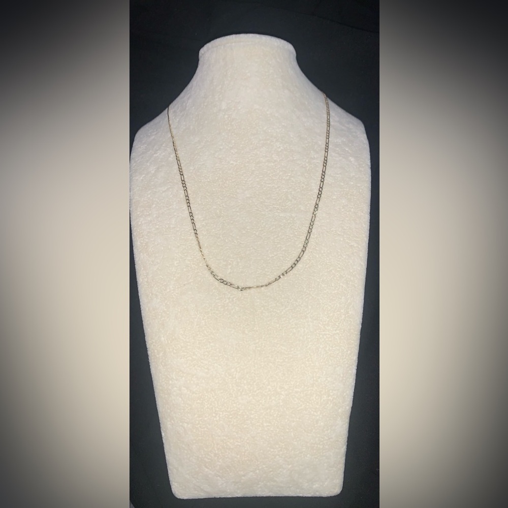 NWOT. Dainty Gold Chain Necklace.